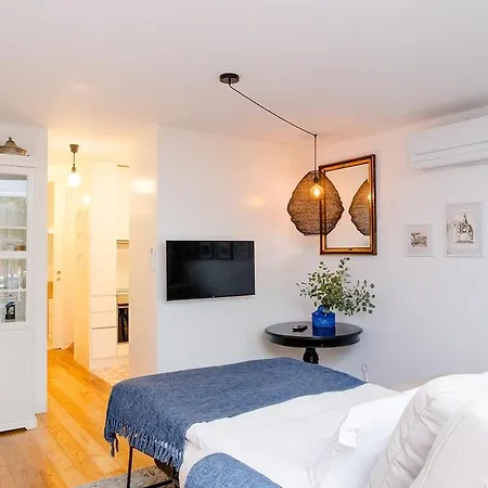 Apartment Sao Bento Patio W Ac Lisbon